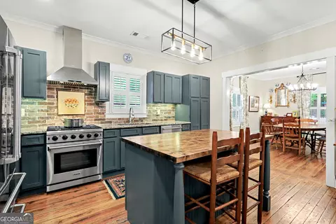 Kitchen - 257 Boulevard, Monroe, GA 30655 photo 1 of 2