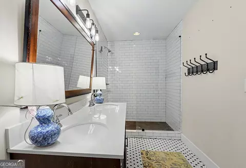 Bath - 257 Boulevard, Monroe, GA 30655 photo 3 of 6