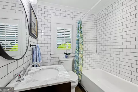 Bath - 257 Boulevard, Monroe, GA 30655 photo 4 of 6