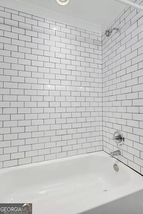 Bath - 257 Boulevard, Monroe, GA 30655 photo 6 of 6