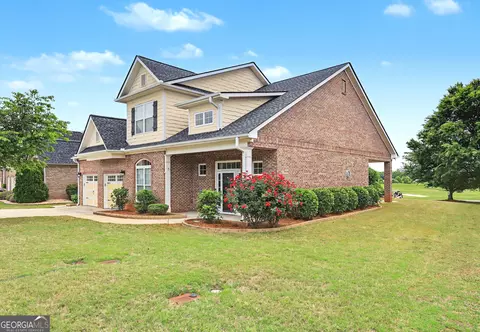 Exterior - 3126 Alhambra Cir, Hampton, GA 30228 photo 6 of 7