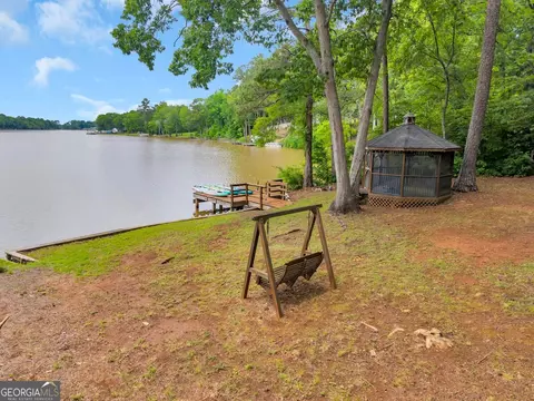 Exterior - 65 Pointe View Ct, Jackson, GA 30233 photo 2 of 3