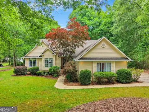 65 Pointe View Ct, Jackson, GA 30233