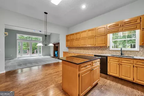 Kitchen - 65 Pointe View Ct, Jackson, GA 30233 photo 3 of 3