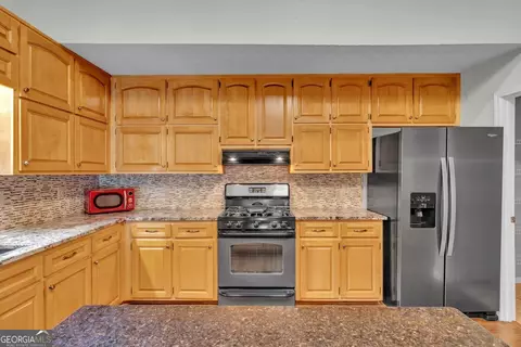 Kitchen - 65 Pointe View Ct, Jackson, GA 30233 photo 1 of 3
