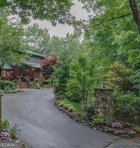 205 Minnehaha Trl, Blue Ridge, GA 30513