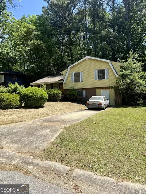8318 Magnolia Dr, Jonesboro, GA 30238