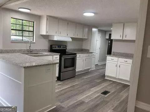 Kitchen - 400 Kellogg Dr, Colbert, GA 30628 photo 1 of 1