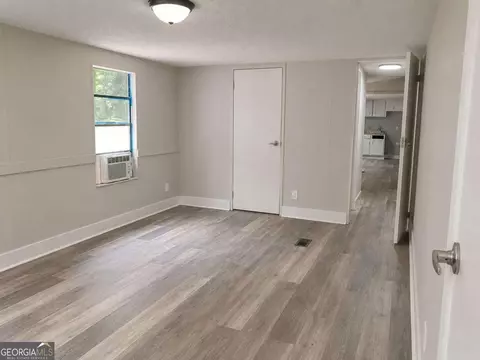 Living - 400 Kellogg Dr, Colbert, GA 30628 photo 7 of 7
