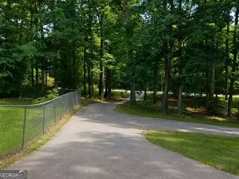 Exterior - 400 Kellogg Dr, Colbert, GA 30628 photo 7 of 14