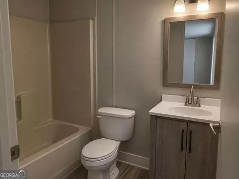 Bath - 400 Kellogg Dr, Colbert, GA 30628 photo 3 of 3