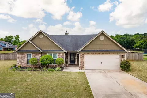 19 Lake Point Ct, Jefferson, GA 30549
