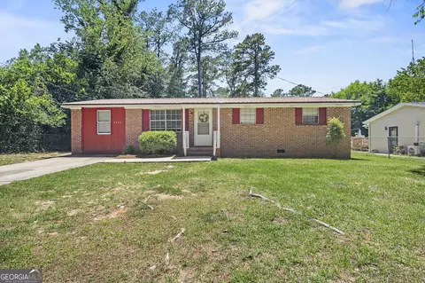 1111 Creekwood Dr, Perry, GA 31069