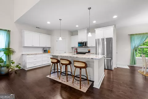 Kitchen - 338 Lana Ln, Lagrange, GA 30241 photo 2 of 4