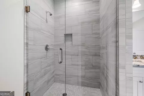 Bath - 338 Lana Ln, Lagrange, GA 30241 photo 3 of 5