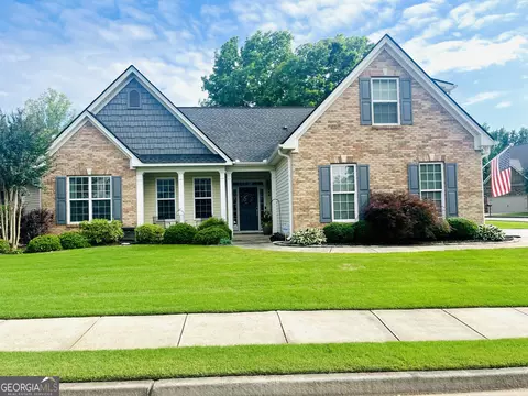 10 Village Park Dr, Newnan, GA 30265