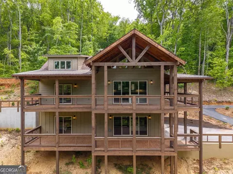 148 Virginia Dr, Blue Ridge, GA 30513