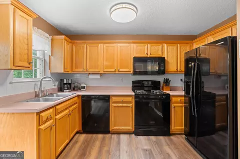 Kitchen - 136 Williams Blf, Mcdonough, GA 30252 photo 2 of 3