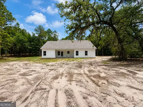 Exterior - 375 Canoochee Dr, Claxton, GA 30417 photo 5 of 5