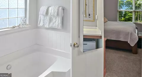 Bath - 375 Fairpointe Pl, Suwanee, GA 30024 photo 1 of 4