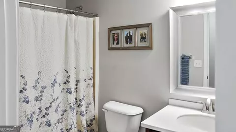 Bath - 375 Fairpointe Pl, Suwanee, GA 30024 photo 4 of 4