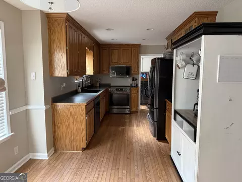 Kitchen - 71 Williamson Trce, Williamson, GA 30292 photo 1 of 4