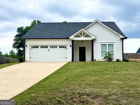 308 N Point Cir, Hartwell, GA 30643