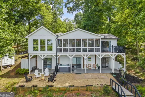 214 Sugar Cane Dr, Hartwell, GA 30643