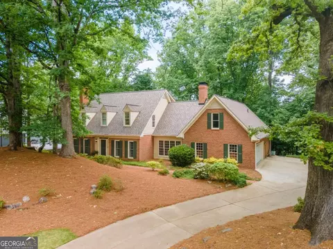 335 Cameron Ridge Dr, Atlanta, GA 30328