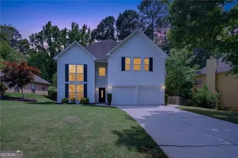 371 Shyrewood Dr, Lawrenceville, GA 30043