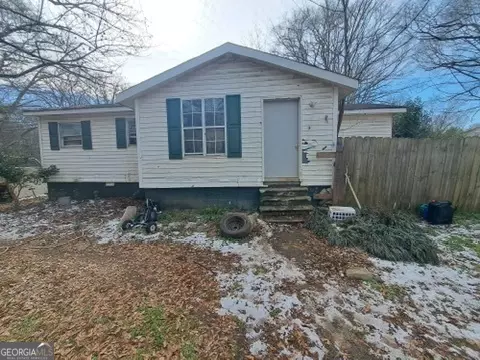 37 Textile Ave, Lavonia, GA 30553