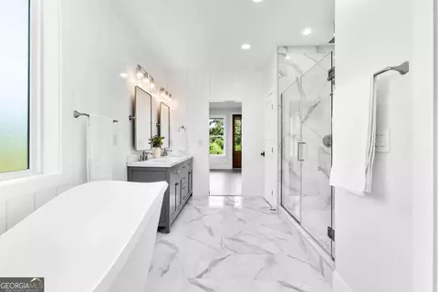 Bath - 6438 E Cherokee Dr, Canton, GA 30115 photo 6 of 11
