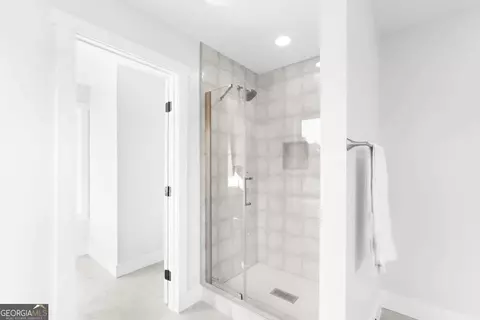 Bath - 6438 E Cherokee Dr, Canton, GA 30115 photo 7 of 11