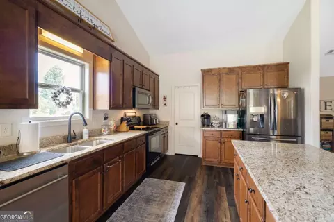 Kitchen - 802 Brandon Dr, Winder, GA 30680 photo 4 of 4
