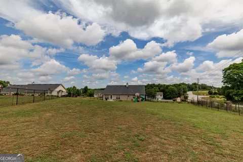 Exterior - 802 Brandon Dr, Winder, GA 30680 photo 5 of 8