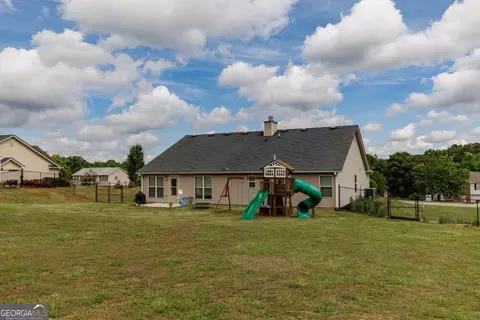 Exterior - 802 Brandon Dr, Winder, GA 30680 photo 4 of 8