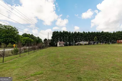 Exterior - 802 Brandon Dr, Winder, GA 30680 photo 7 of 8