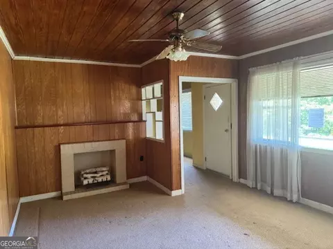 Living - 201 Davis Dr, Centerville, GA 31028 photo 2 of 3
