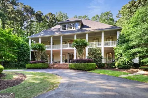 710 Walnut Dr SW, Marietta, GA 30064