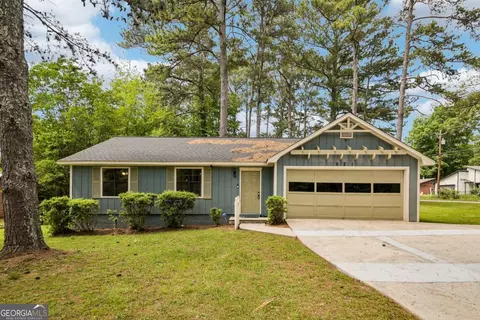 621 Maple Dr, Riverdale, GA 30274