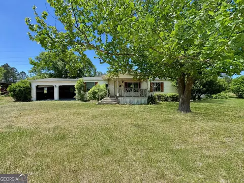 4523 Mockingbird Ln, Waycross, GA 31503