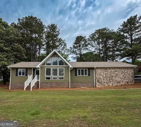 90 W Triple Tree Dr, Carrollton, GA 30117