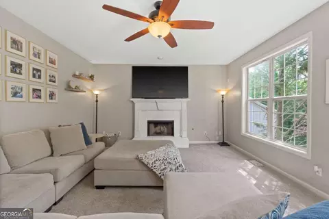 Living - 243 Ribbon Leaf Vw, Suwanee, GA 30024 photo 2 of 3