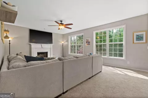 Living - 243 Ribbon Leaf Vw, Suwanee, GA 30024 photo 3 of 3