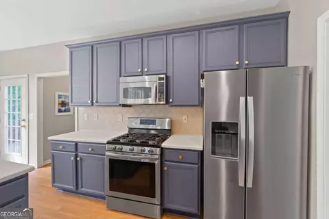 Kitchen - 243 Ribbon Leaf Vw, Suwanee, GA 30024 photo 3 of 8