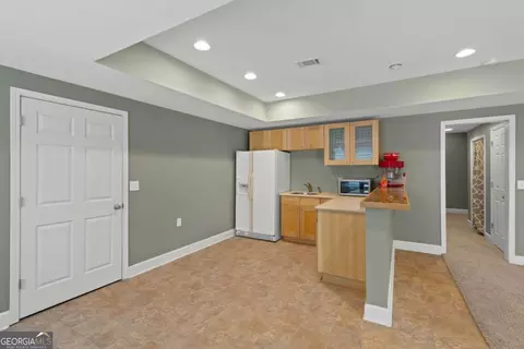 Kitchen - 243 Ribbon Leaf Vw, Suwanee, GA 30024 photo 8 of 8