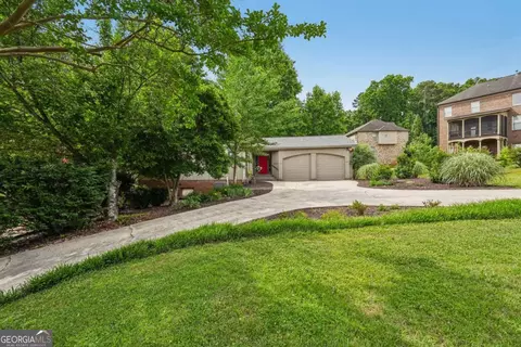 5316 Corsham Ct SW, Lilburn, GA 30047