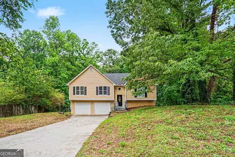 202 Garretts Dr, Douglasville, GA 30134