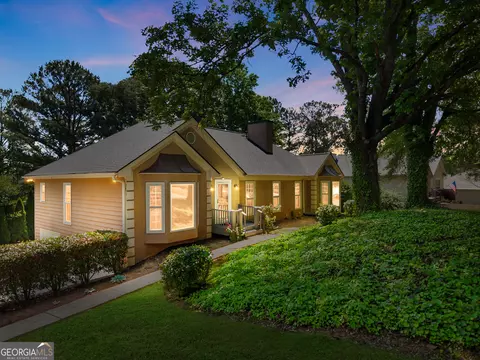 1320 Willow Tree Dr, Woodstock, GA 30188