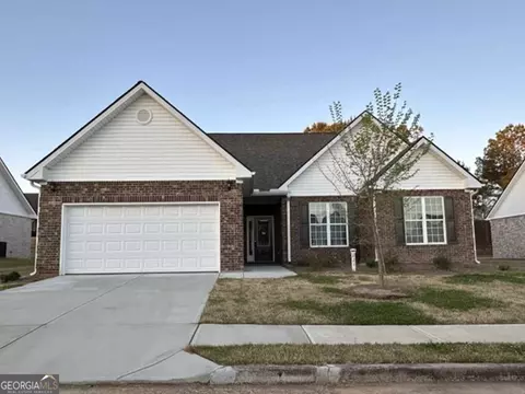 821 Crossroads Ct, Social Circle, GA 30025